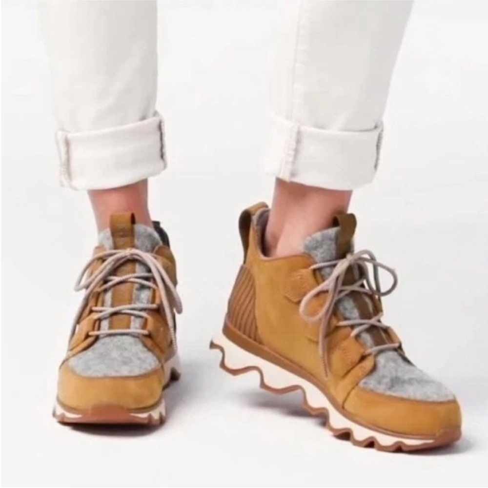 Sorel Tan and Gray Ankle Boots